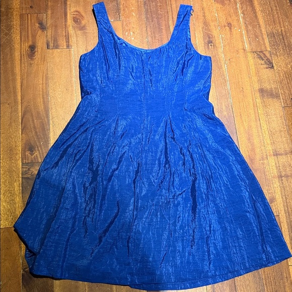 Nine West Vibrant Blue Shimmer Dress w pockets. Size 16 57% Viscose 43% Nylon - Picture 6 of 9